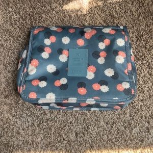 Diniwell Hanging Toiletry Travel Bag